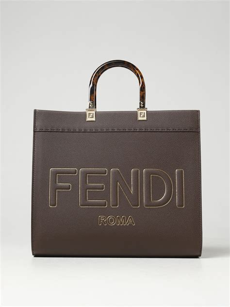 borsa bustina fendi|borse fendi giglio.